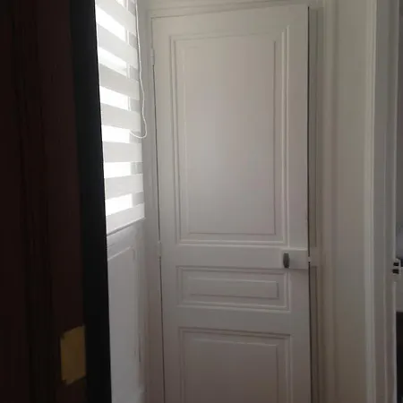 Studio Parisien La Bourdonnais